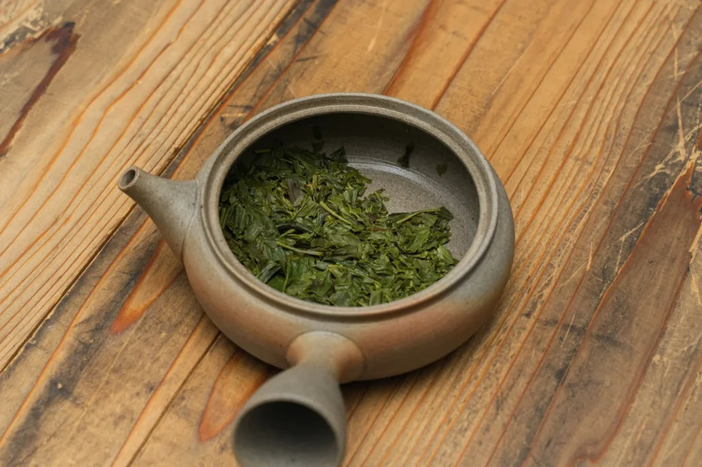 What are Traditional and Modern Culinary Uses of Tea Leaves