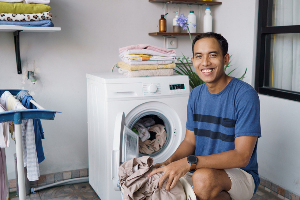 How do Washing Machine Factors Cause Odor in Clean Clothes